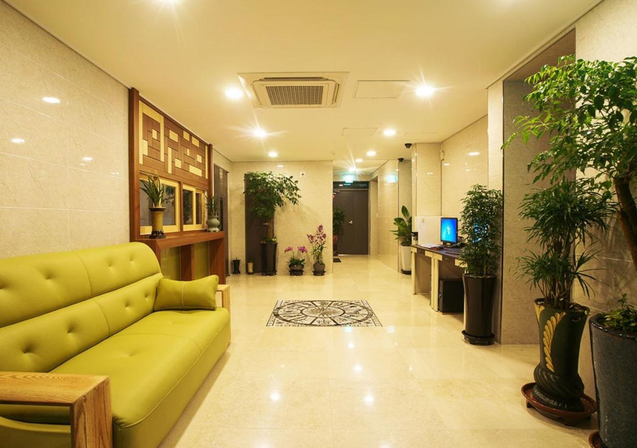 Iris Hotel Seogwipo Extérieur photo