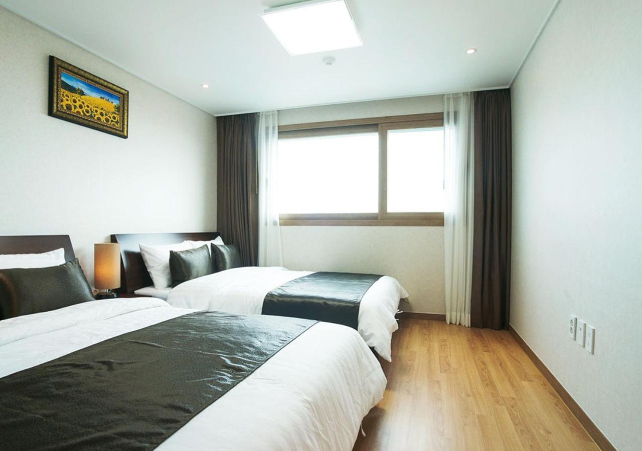 Iris Hotel Seogwipo Extérieur photo