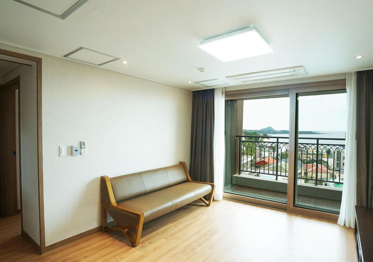 Iris Hotel Seogwipo Extérieur photo